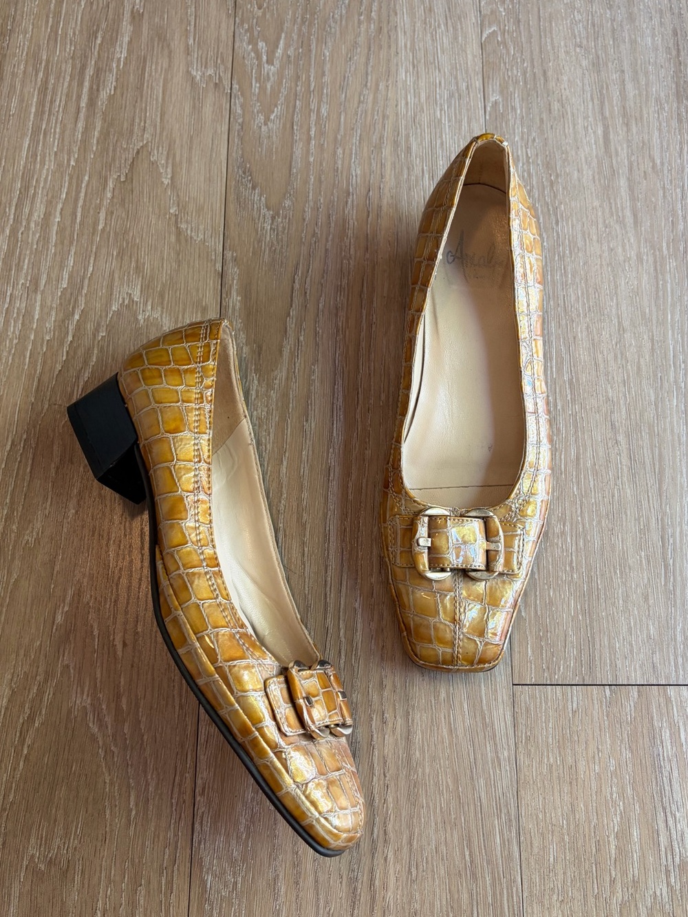 Vintage Amalfi Yellow Croc-Embossed Block Heel Loafers